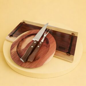 TABLA PARA CORTAR ASADOS, PLATO Y CUBIERTOS